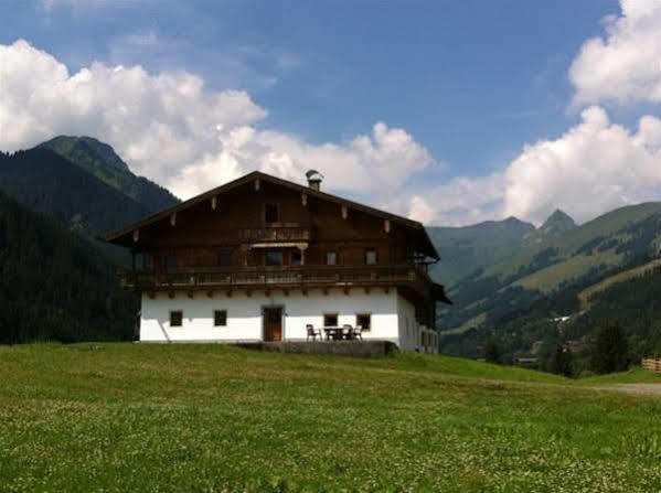 Alpenbauernhaus Vorderbrandthof Saalbach-Hinterglemm Exteriör bild